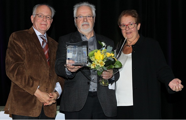 Claude Lessard, président du Conseil supérieur de l'Éducation, Paul Bélanger, lauréat du prix Émile Ollivier 2011, Léa Cousineau